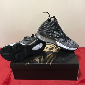(SOLD) NIKE LEBRON XVII